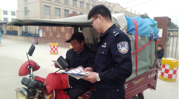 警企携手开展平安守护者行动：小小少年化身“警营体验官”