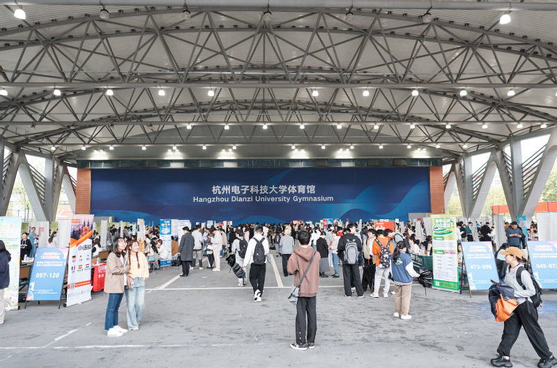（新华视界）杭州：招聘会 助就业