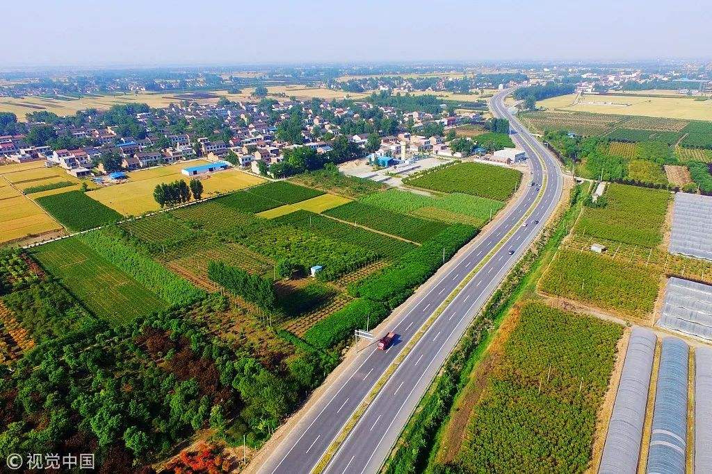 中共中央、国务院:鼓励各类资本提升绿色低碳领域投资比例