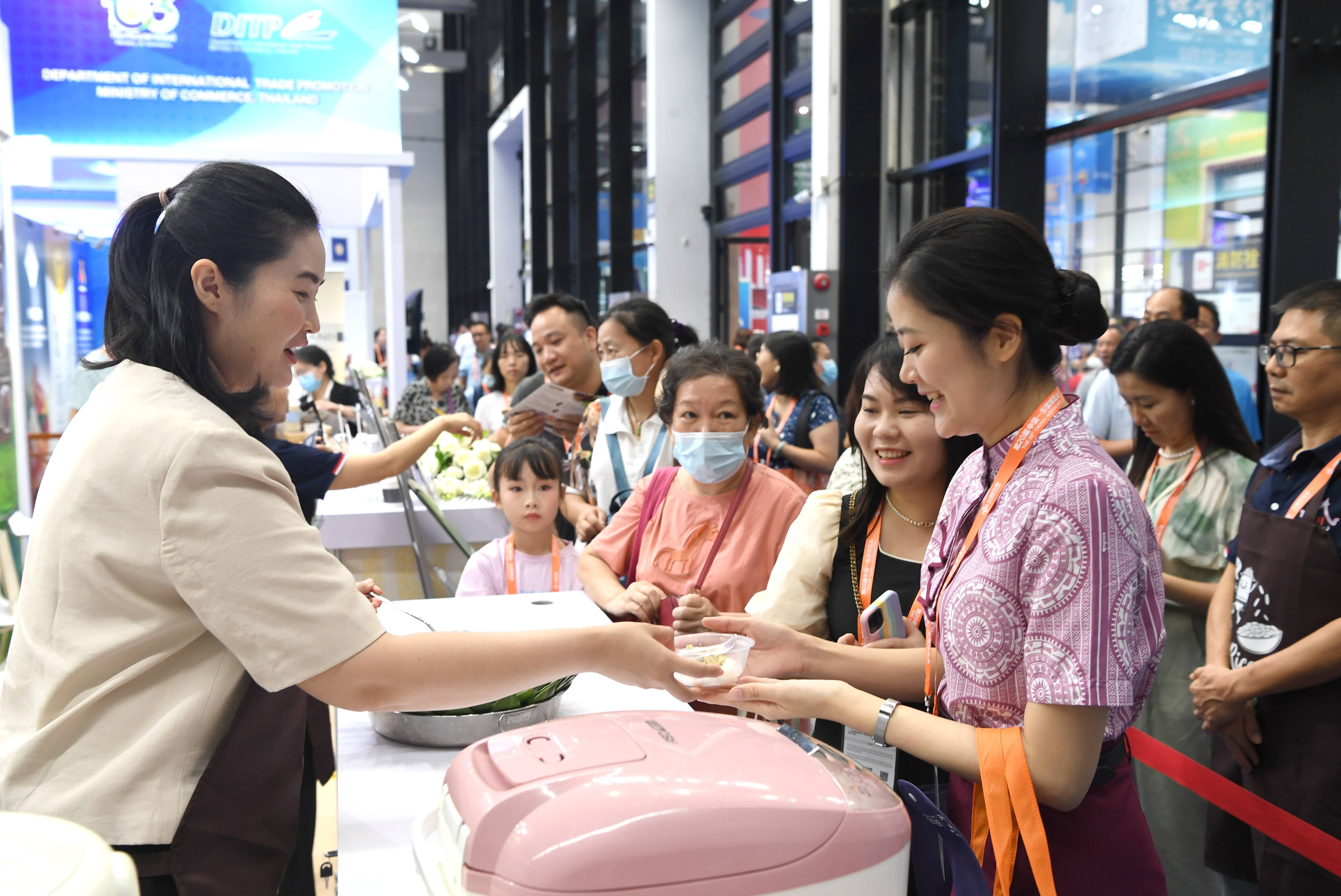 新华全媒+|“镶钻成冠”启新程——写在第21届东博会和峰会开幕之际