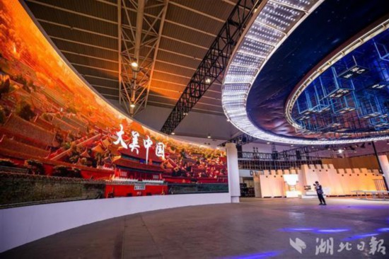 看热闹、看门道 “两个博览会”点燃体育热情