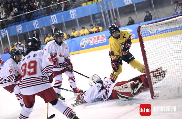 全国青年女子冰球锦标赛(U18)在哈尔滨开赛