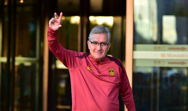 银行四季度双管齐下 保息差冲营收 备战明年“开门红”