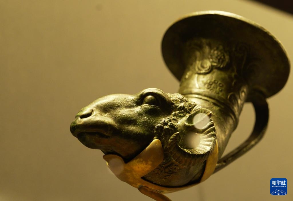 “丝路融合之美——西域来通大唐杯专题展”在郑州开