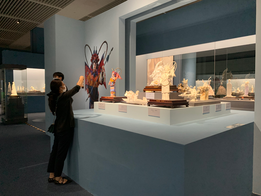 “一色万象——白瓷艺术展”亮相河北博物院