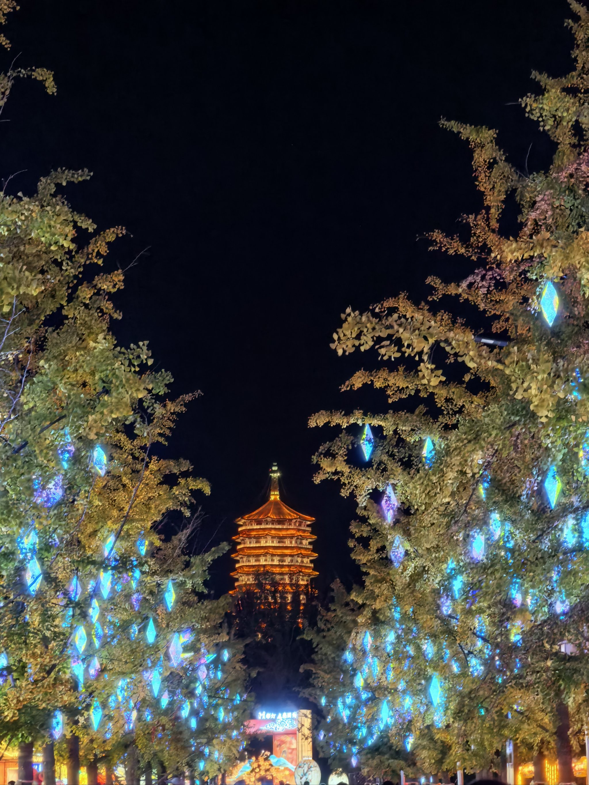 中国宋庄灯会嘉年华：光辉璀璨与传统艺术的完美融合