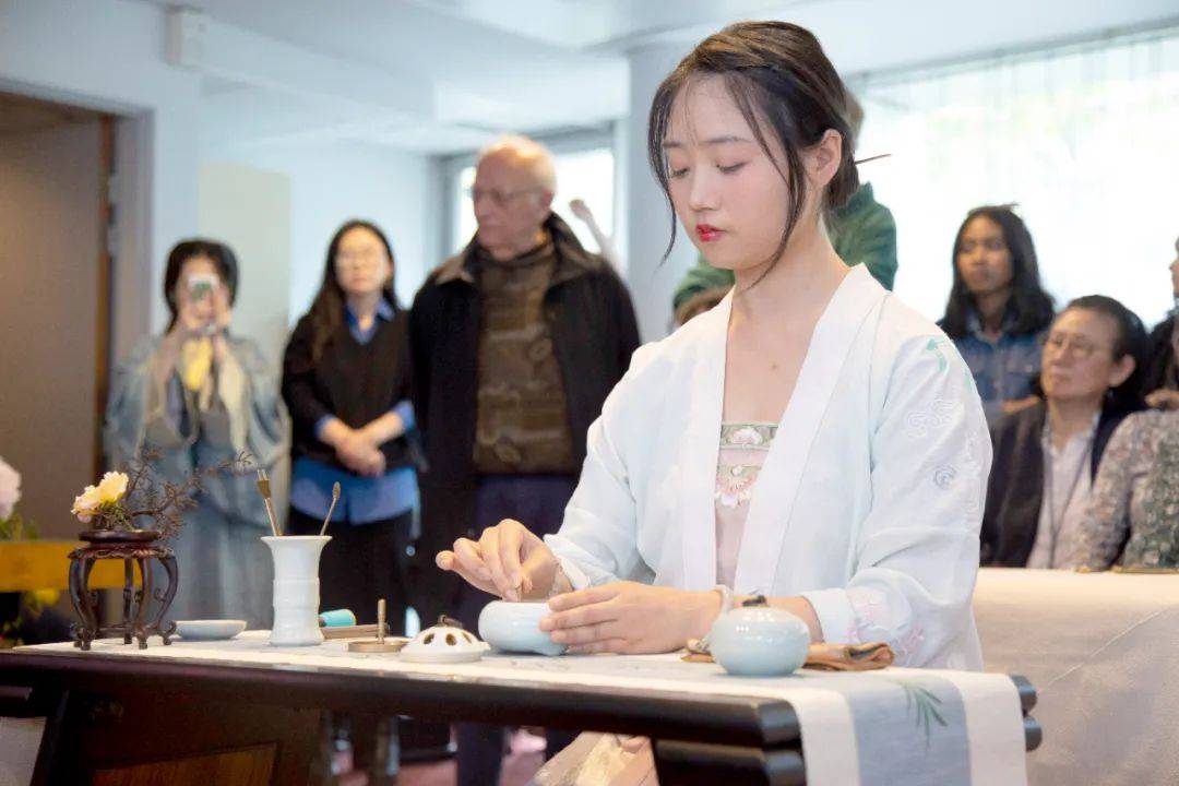 “兰亭·雅集”中国书法展在悉尼开幕