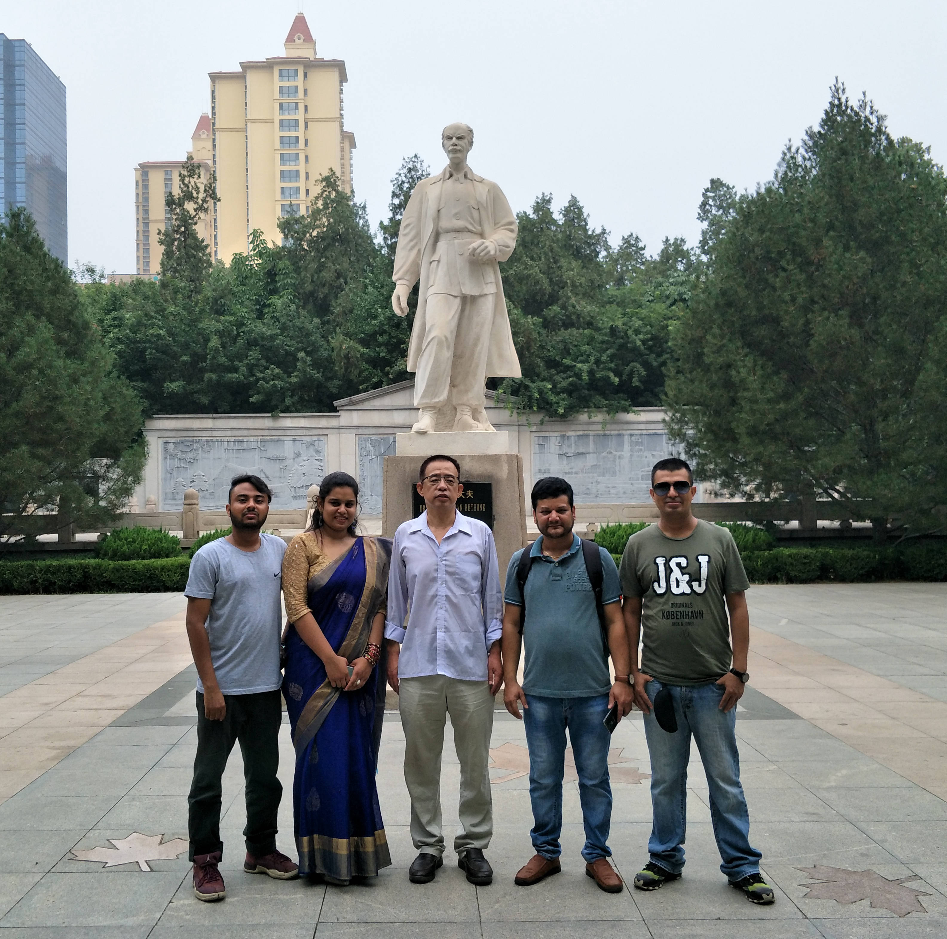 金石为媒，架起中外文明交流的桥梁