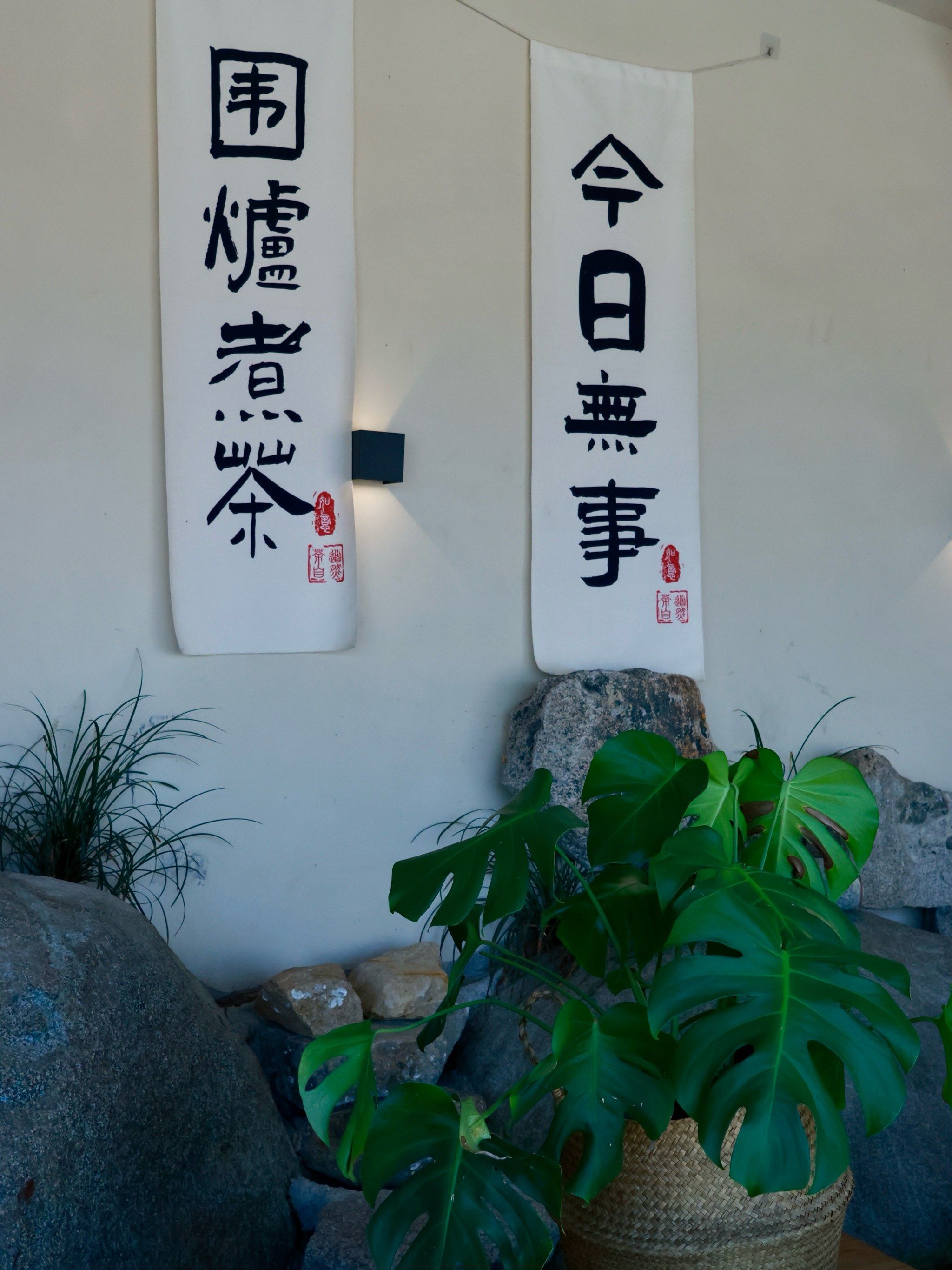 配镜、美发、美甲……从“看风景”到“体验生活” 外国游感受城市温度沉浸式体验消费新场景